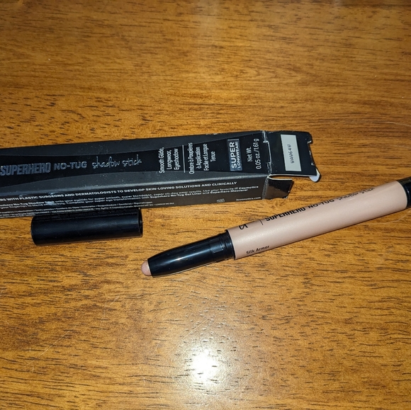 IT Cosmetics Superhero No Tug Eye Shadow Silk Armor NEW Full Size - Picture 7 of 11